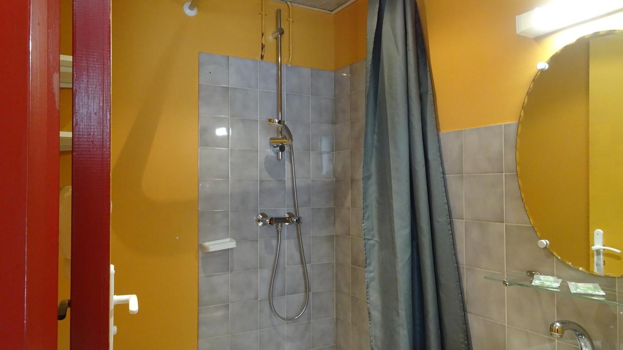 Studio Gites Au Pont De La Gineze Barjac  Екстер'єр фото